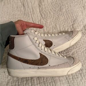Nike Blazer 77’ Mid ‘Snakeskin’ size 7 men 8.5 women US